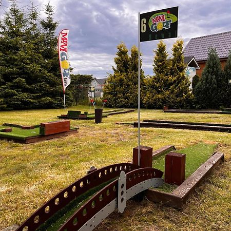 Domki Kapitanskie Z Prywatnym Polem Do Gry W Mini Golf เรวัล ภายนอก รูปภาพ
