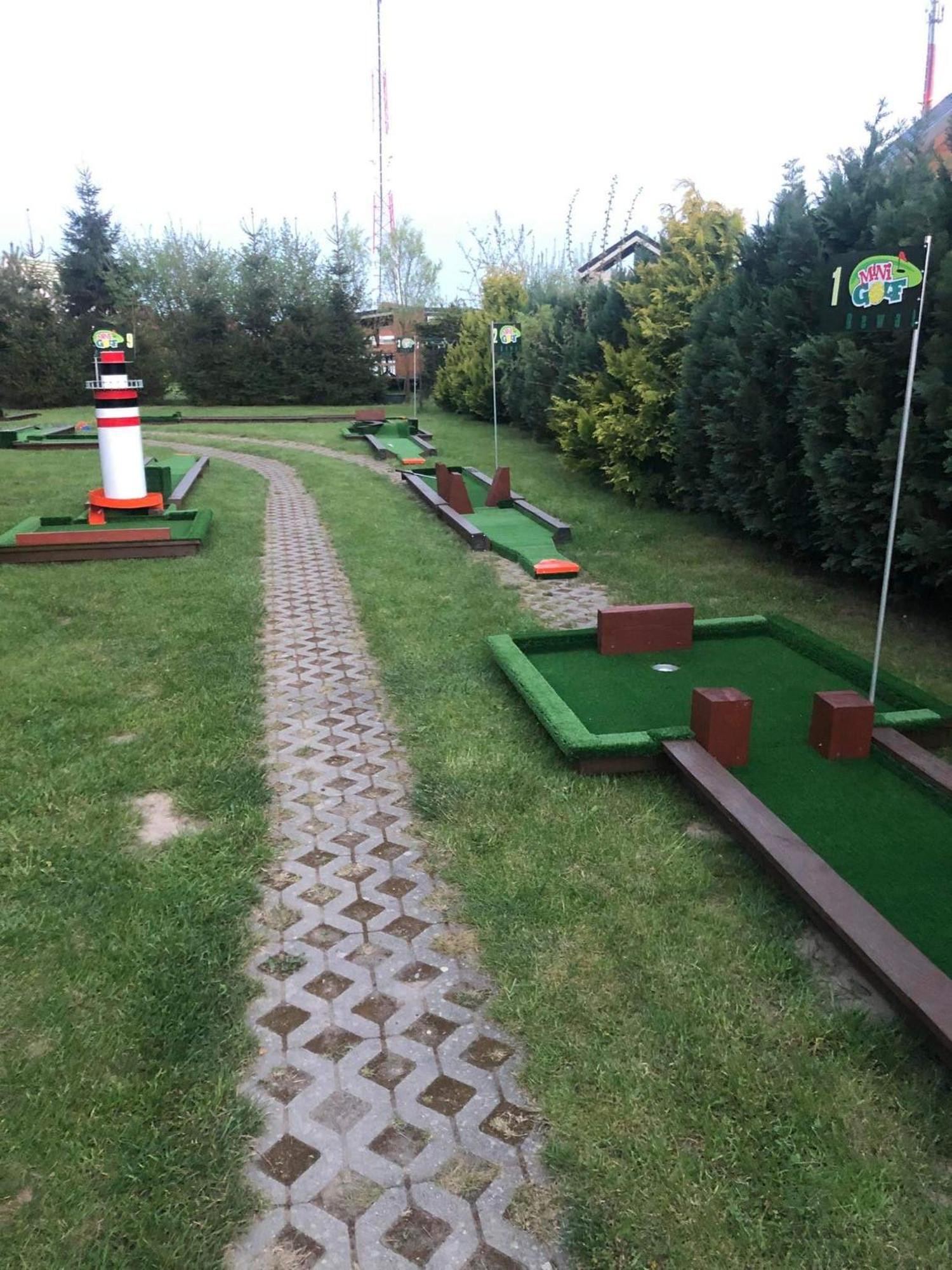 Domki Kapitanskie Z Prywatnym Polem Do Gry W Mini Golf เรวัล ภายนอก รูปภาพ