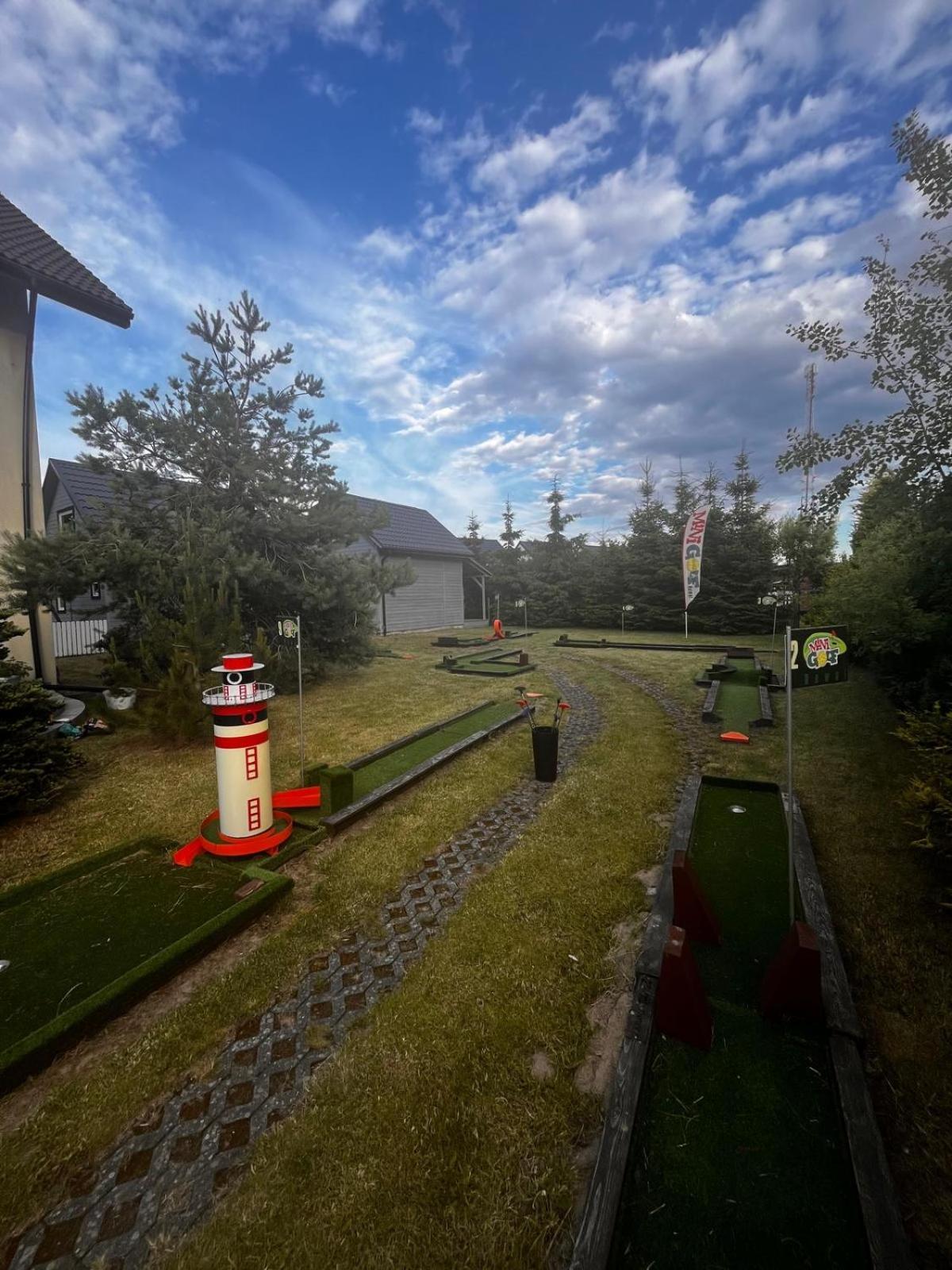 Domki Kapitanskie Z Prywatnym Polem Do Gry W Mini Golf เรวัล ภายนอก รูปภาพ