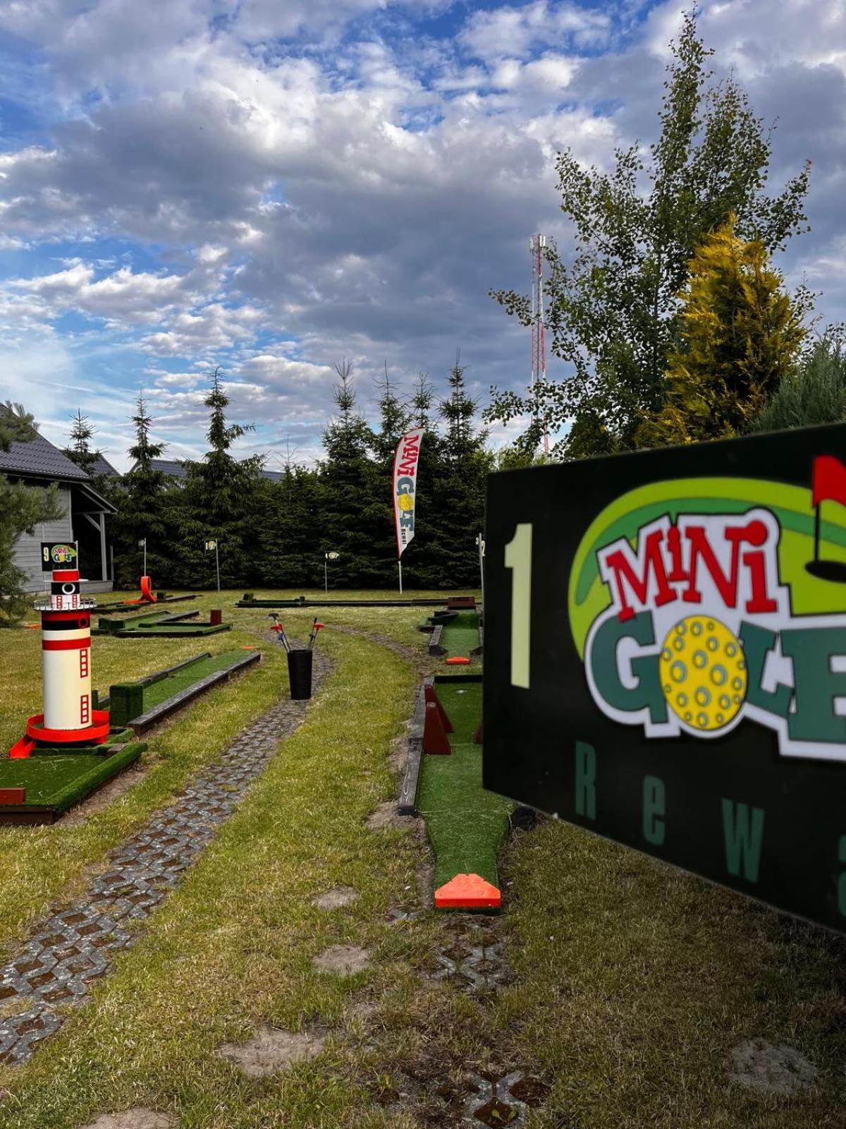 Domki Kapitanskie Z Prywatnym Polem Do Gry W Mini Golf เรวัล ภายนอก รูปภาพ