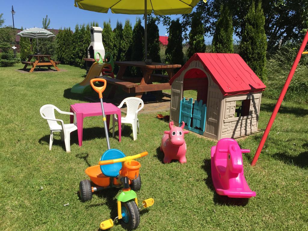 Domki Kapitanskie Z Prywatnym Polem Do Gry W Mini Golf เรวัล ภายนอก รูปภาพ